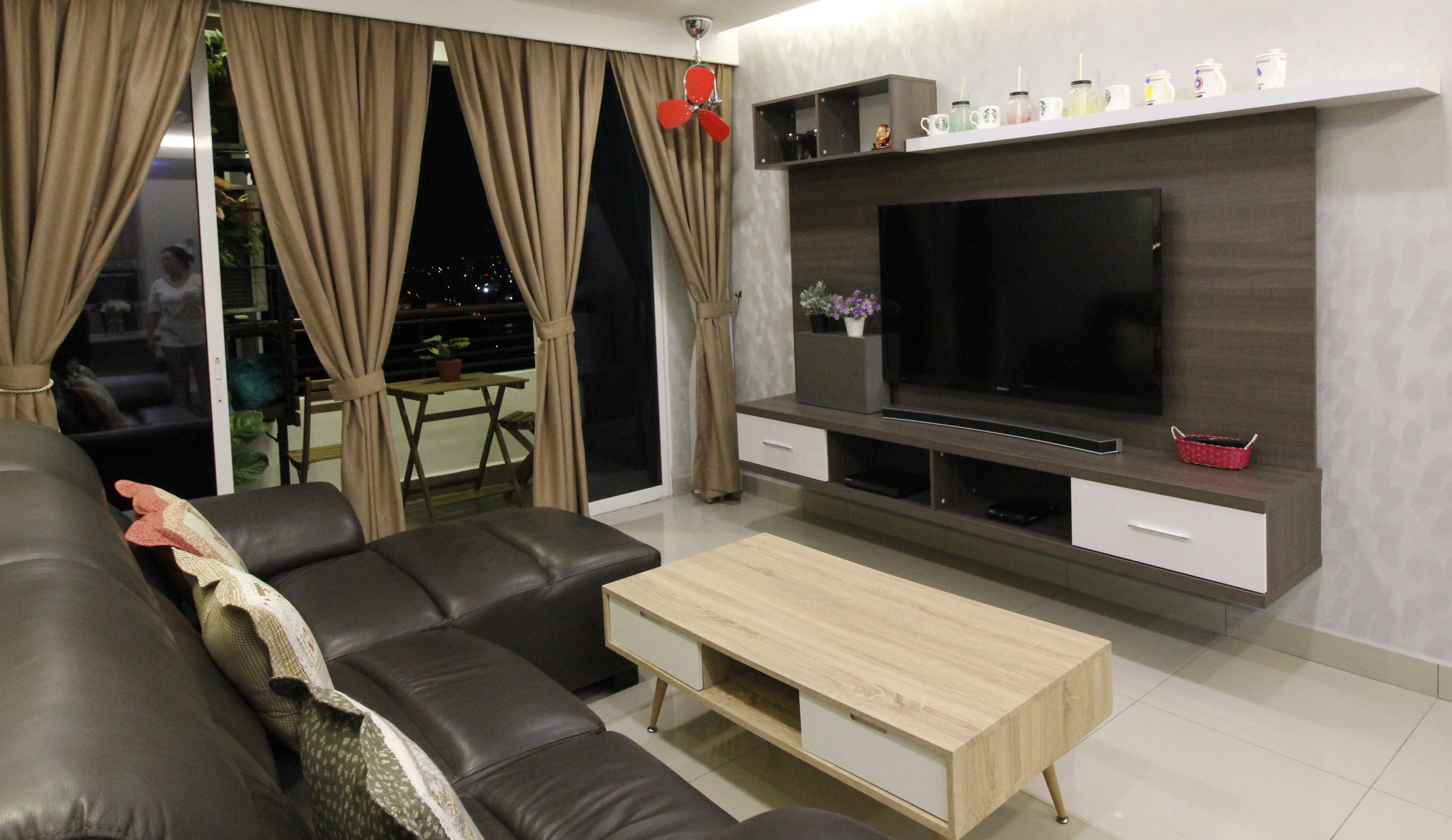 Apartamento, 3 quartos | Sala de estar | Smart TV