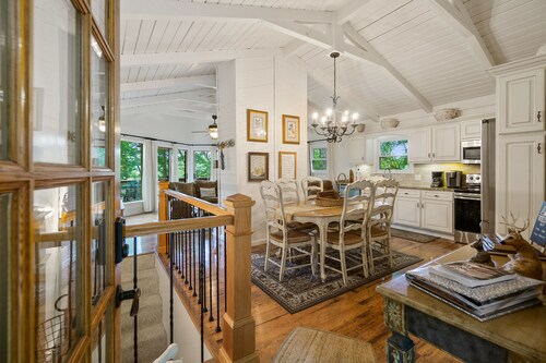 All Decked Out Center Hill Lake