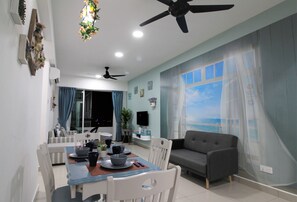 Apartment, 3 Bedrooms | In-room dining - H2H Marine Home (Ipoh)