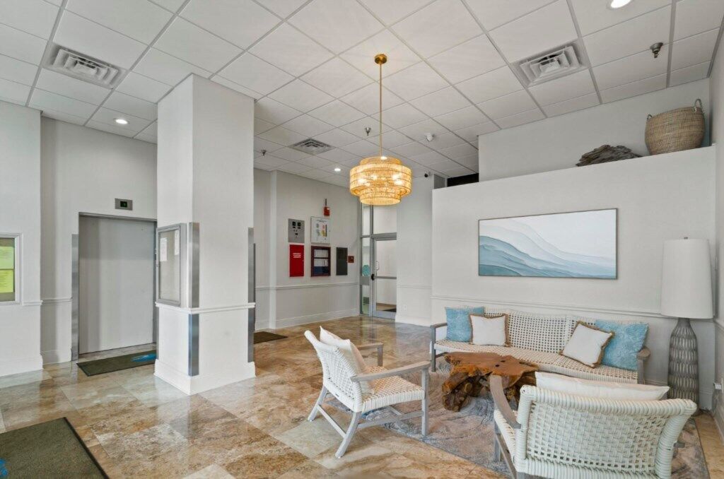 Cozy 2br Condo With Water Views And Huge Pool -3b - Pensacola Beach, FL