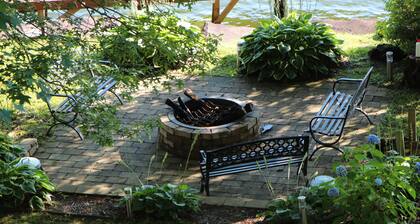 Lakefront Toxaway Home: 20' 130hp Boat INCLUDED-Water toys & Kayaks are optional