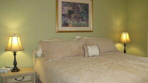 4 bedrooms, desk, iron/ironing board, travel cot