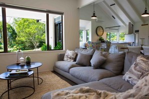 Flat-screen TV, Netflix, DVD player, iPod dock