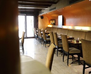 International cuisine - Bhimaas Temple Tree (Chennai)