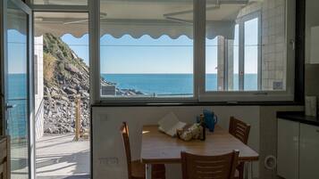 Apartment, 3 Bedrooms, Terrace, Sea View | Private kitchen