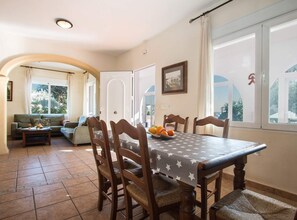 Dining - Villa Garlanda - PlusHolidays (Benissa)