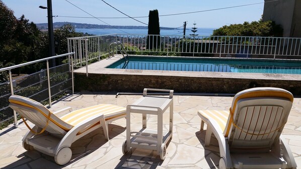 Outdoor pool - Sea view villa with pool and shady garden, quiet location  (Vallauris)