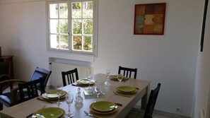 Dining - Sea view villa with pool and shady garden, quiet location  (Vallauris)