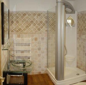 Baignoire, serviettes fournies