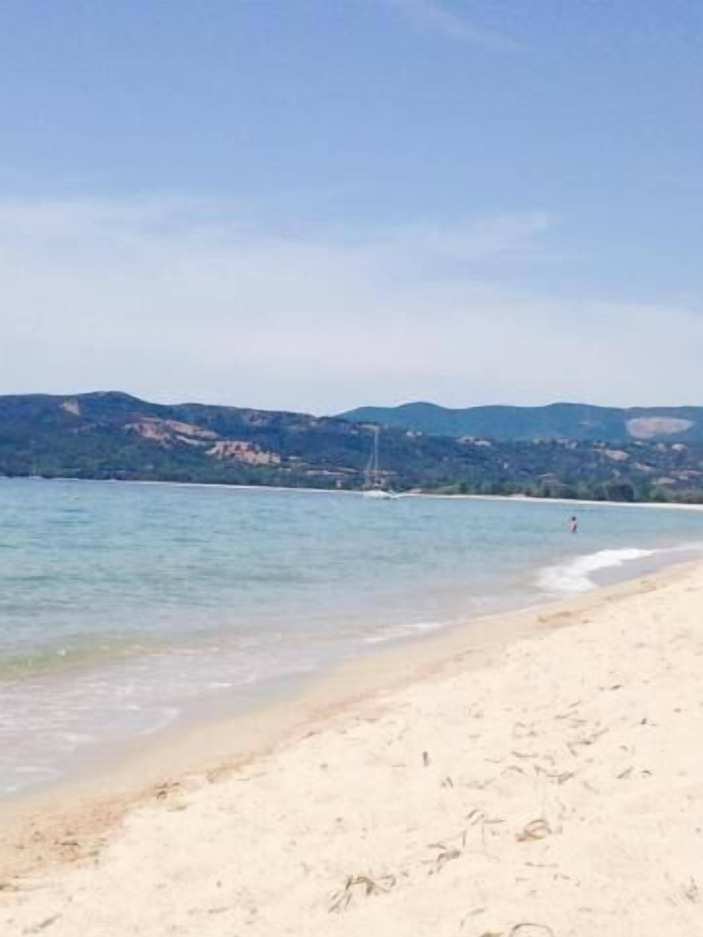Una playa cerca