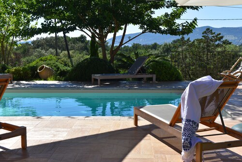  Villa  piscine privée proche plages  barbecue climatisée vue mer 