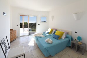 4 bedrooms, iron/ironing board, free WiFi, bed sheets - Olmeto Plage: House / Villa - Olmeto plage (Olmeto)