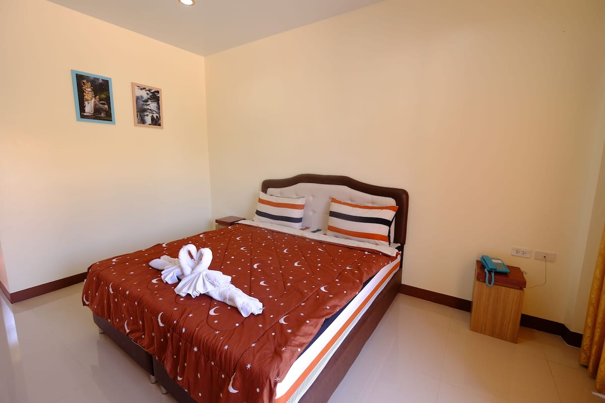 Standard Double Room | Blackout drapes, rollaway beds, free WiFi