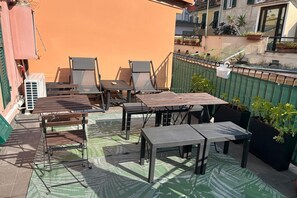 Outdoor dining - El Nin Apartment with Terrace (Vernazza)