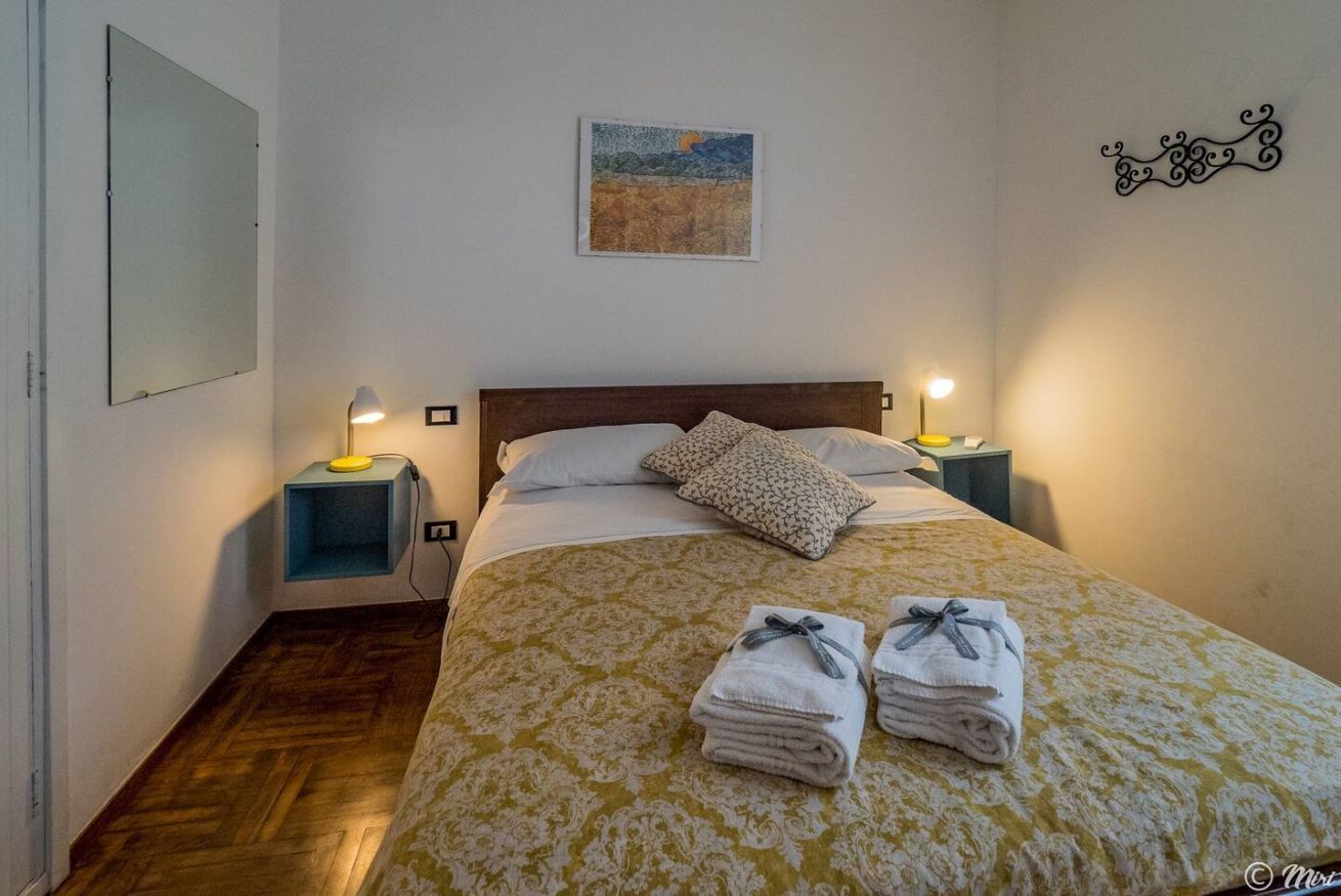 2 bedrooms, travel crib, free WiFi, bed sheets