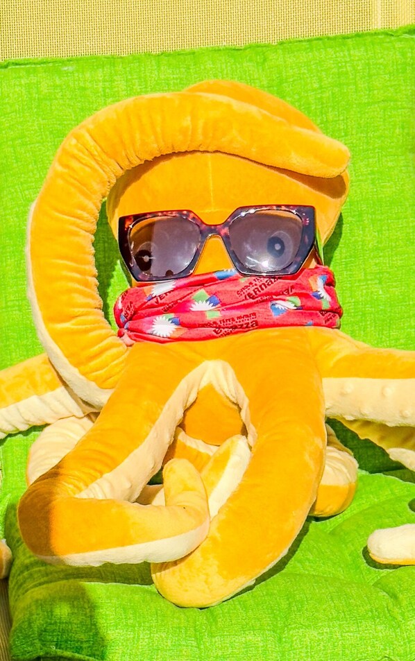 Toy octopus