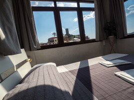 Estúdio, 1 quarto, terraço | 1 quarto, Wi-Fi de cortesia, roupa de cama
