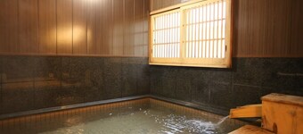 Hana Ryokan Iwatoya