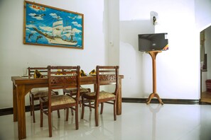 Dining - senu villa (Bope-Poddala)