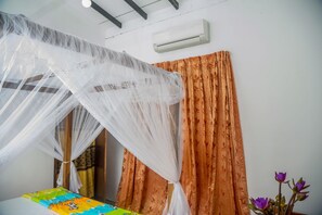 Familjevilla - 3 sovrum - utsikt mot floden | 3 sovrum, minibar, skrivbord och strykjärn/strykbräda