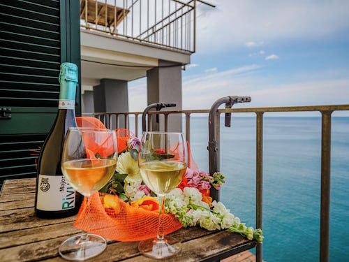 Il Baluardo Sea View Apartment on the Cliff