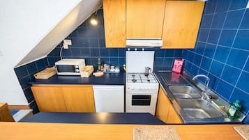 Apartment, 2 Schlafzimmer | Eigene Küche | Großer Kühlschrank, Mikrowelle, Ofen, Herdplatte