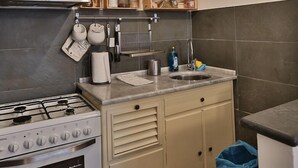 Private kitchenette - Radici Sea View Apartment With Balcony (Riomaggiore)