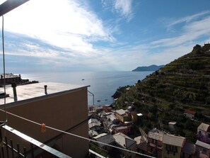 Honeymoon Apartment, 2 Bedrooms | Balcony view - Radici Sea View Apartment With Balcony (Riomaggiore)