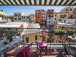 Terrace/patio - Recanissu Apartment with Balcony & AC (Vernazza)
