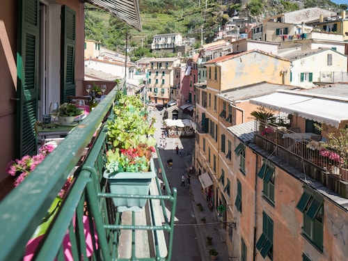 Recanissu Apartment with Balcony & AC