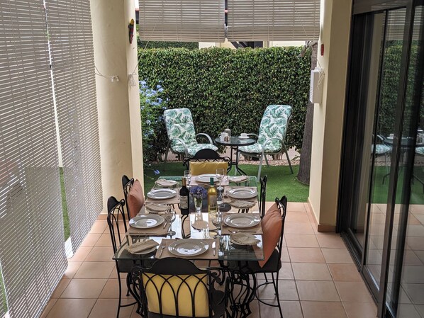 Outdoor dining