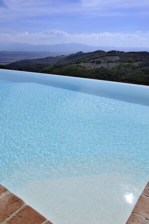 Indoor pool, an infinity pool