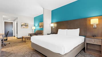 Desk, laptop workspace, iron/ironing board, free WiFi