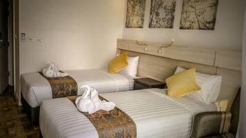 Premium bedding, pillowtop beds, minibar, in-room safe
