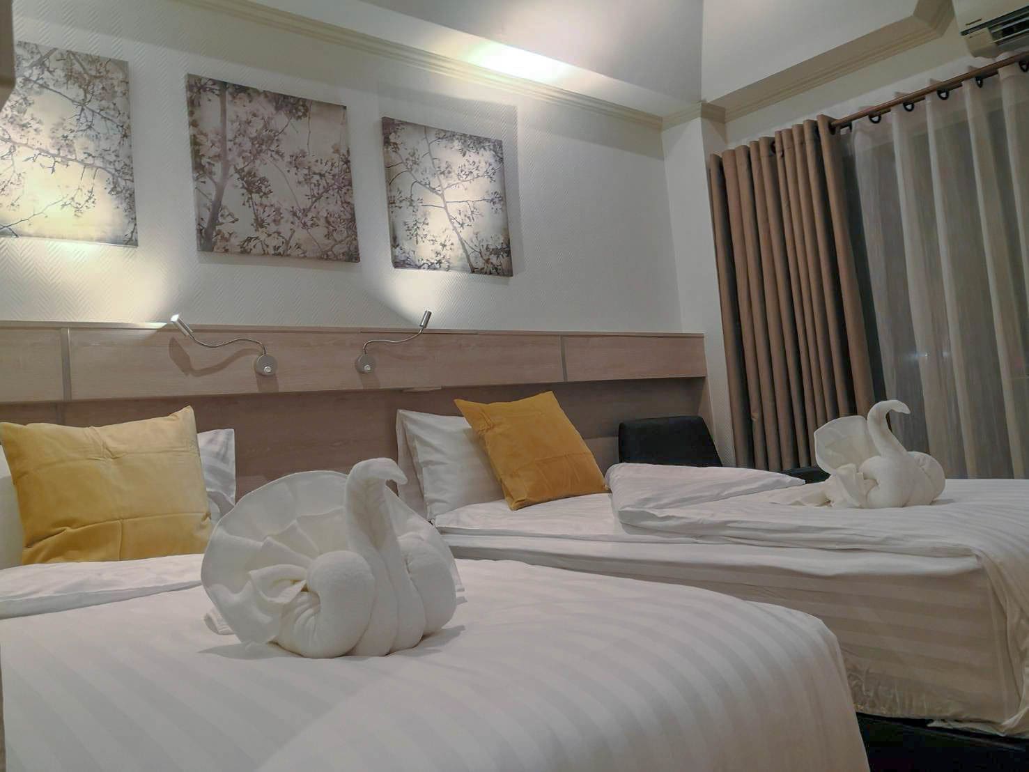 1 bedroom, premium bedding, pillow-top beds, minibar