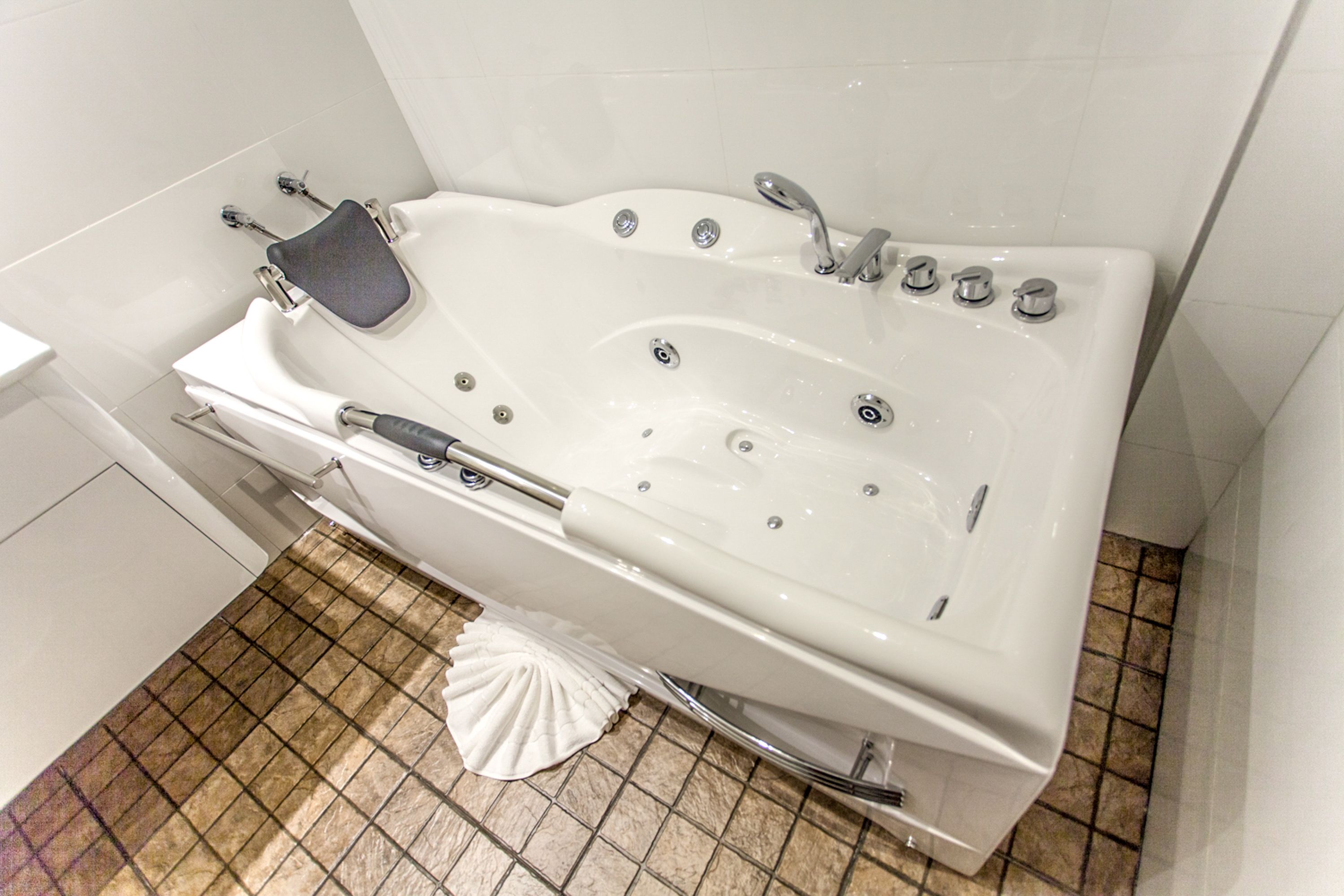 jetted bathtub