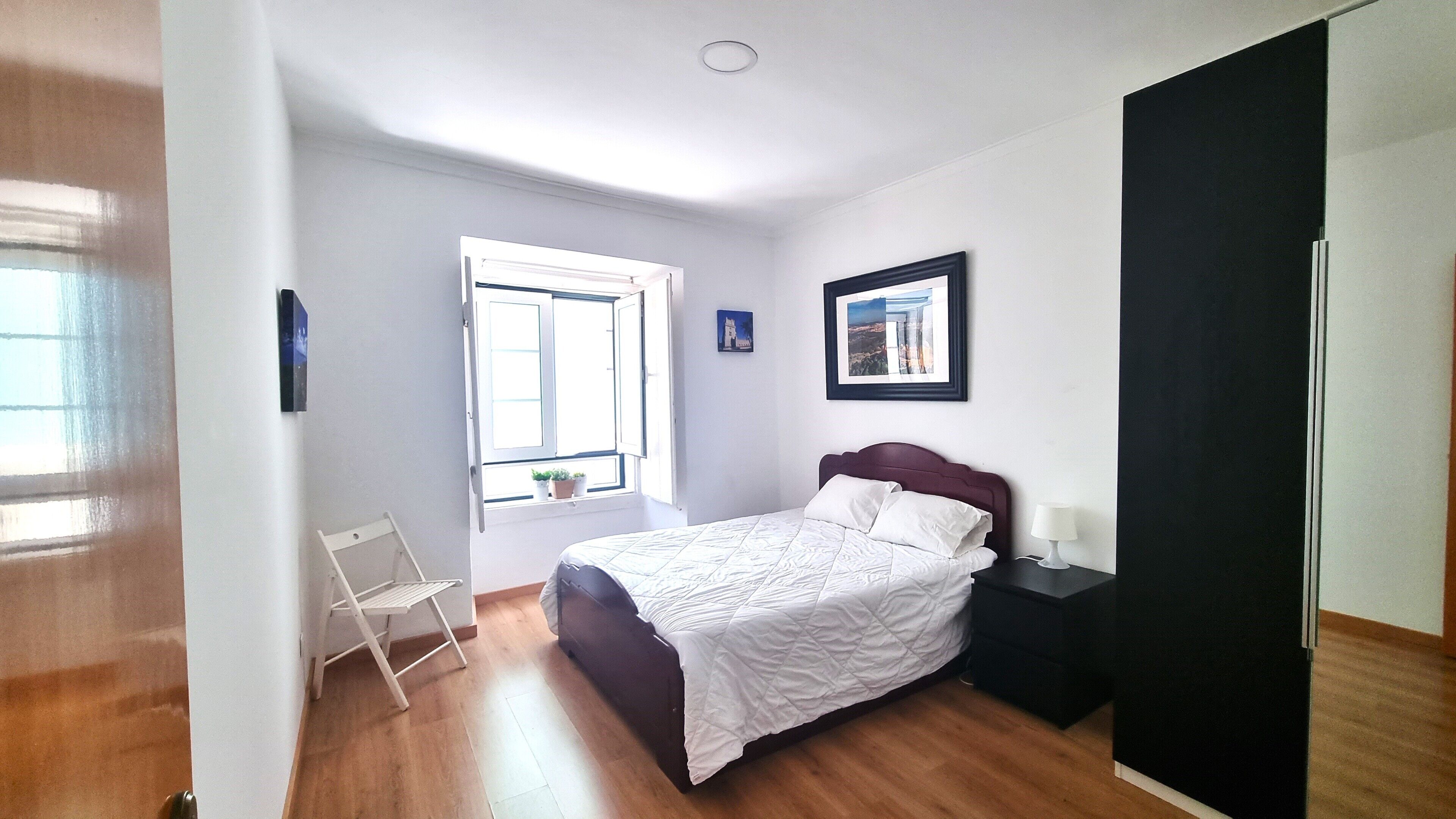 2 dormitorios, tabla de planchar con plancha, wifi gratis y ropa de cama