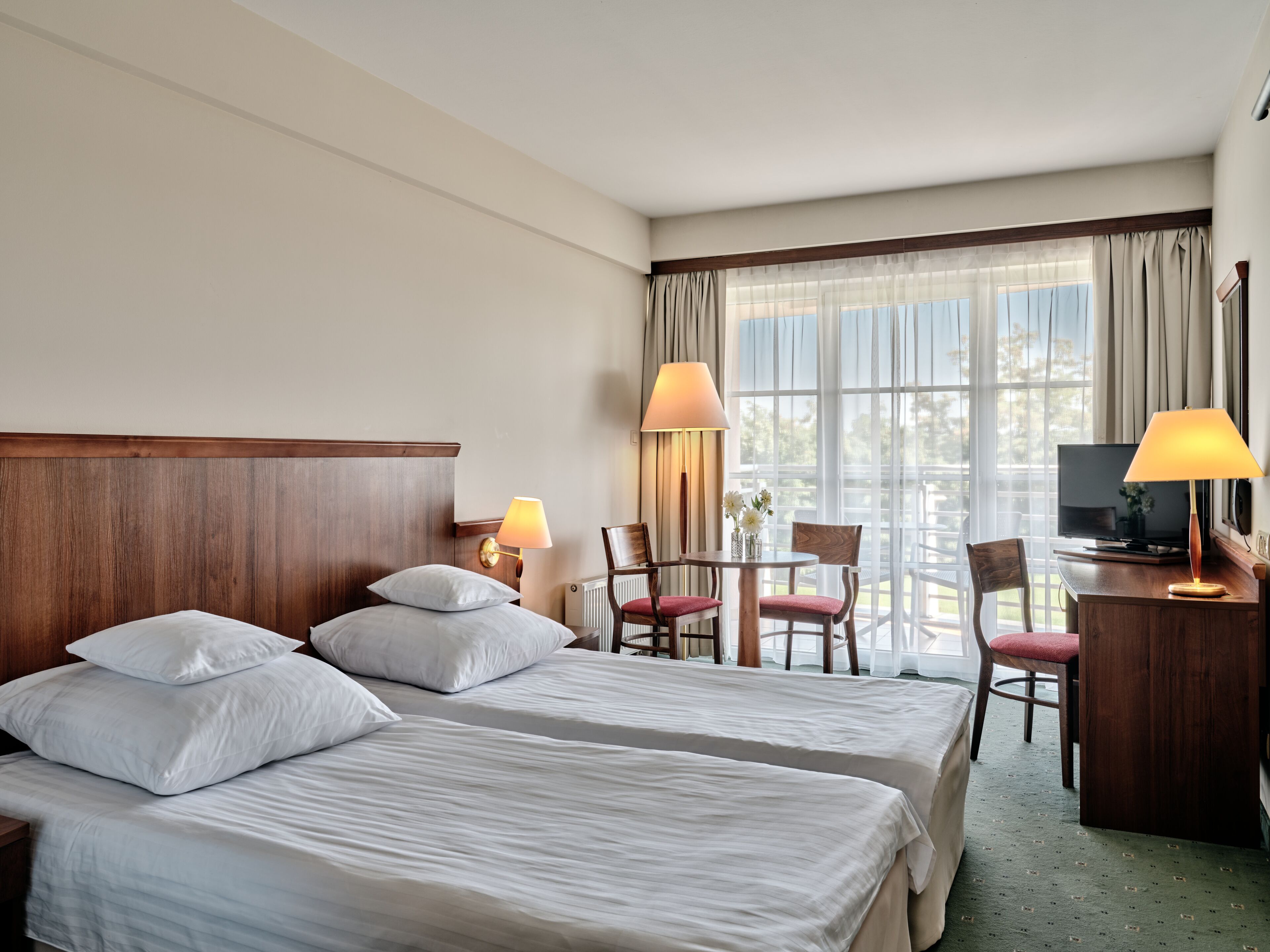 1 bedroom, in-room safe, desk, iron/ironing board