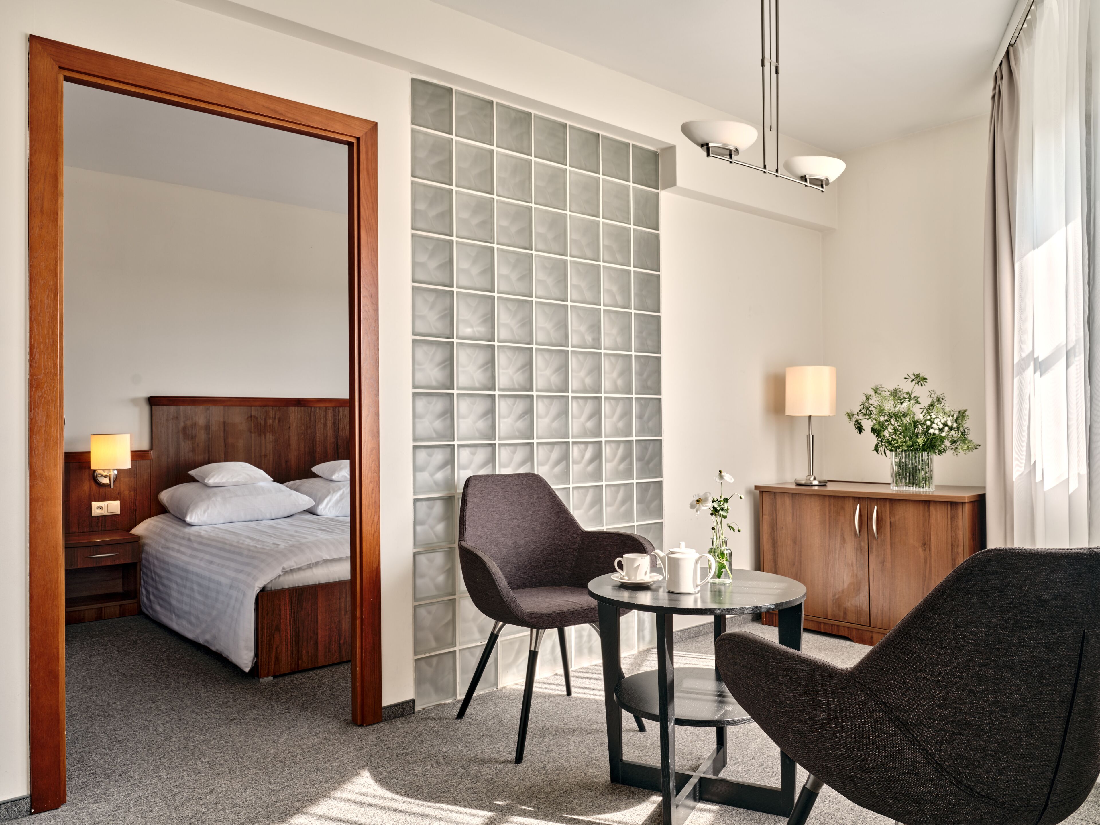 1 bedroom, in-room safe, desk, iron/ironing board