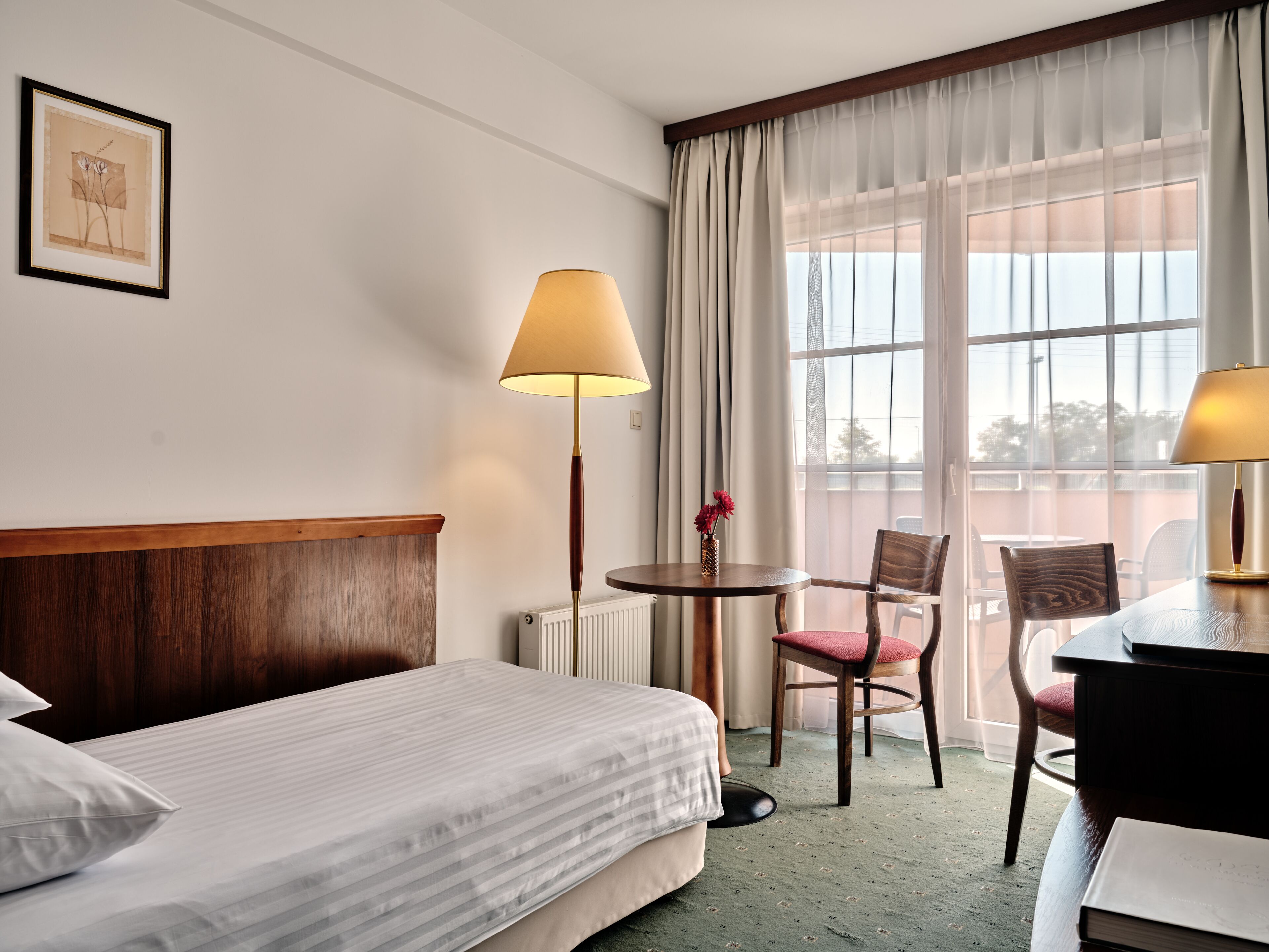 1 bedroom, in-room safe, desk, iron/ironing board