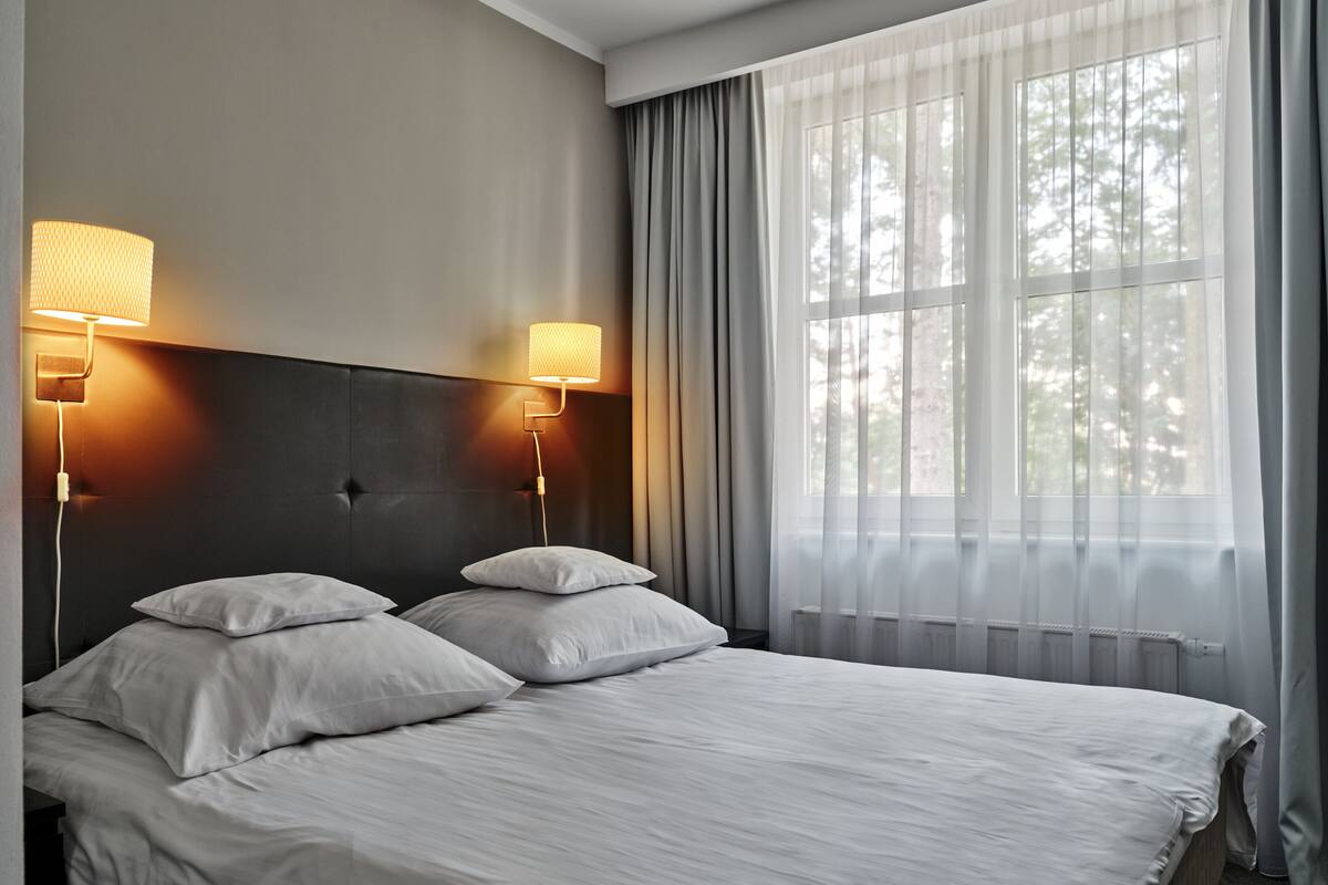 1 bedroom, in-room safe, desk, iron/ironing board