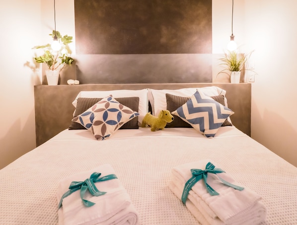 Deluxe Studio, 1 Double Bed, Air conditioning, Beachside