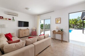 Smart TV, DVD player - Villa Amara, Blue Line, Lindos, 3 bedroom villa with private pool and hot tub  (Lindos)