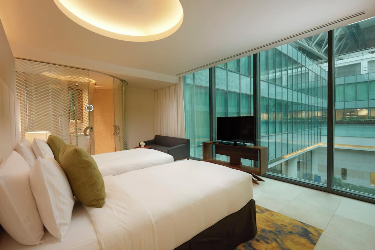 1 bedroom, premium bedding, in-room safe, desk