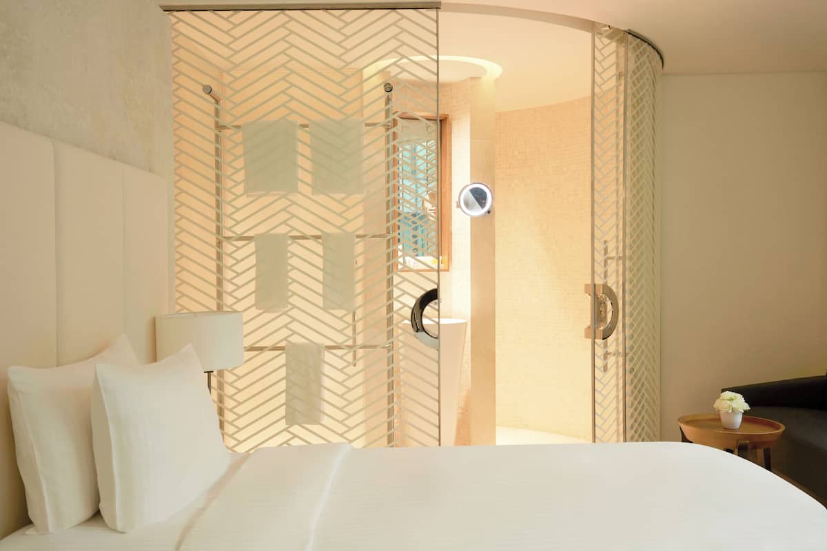 1 bedroom, premium bedding, in-room safe, desk
