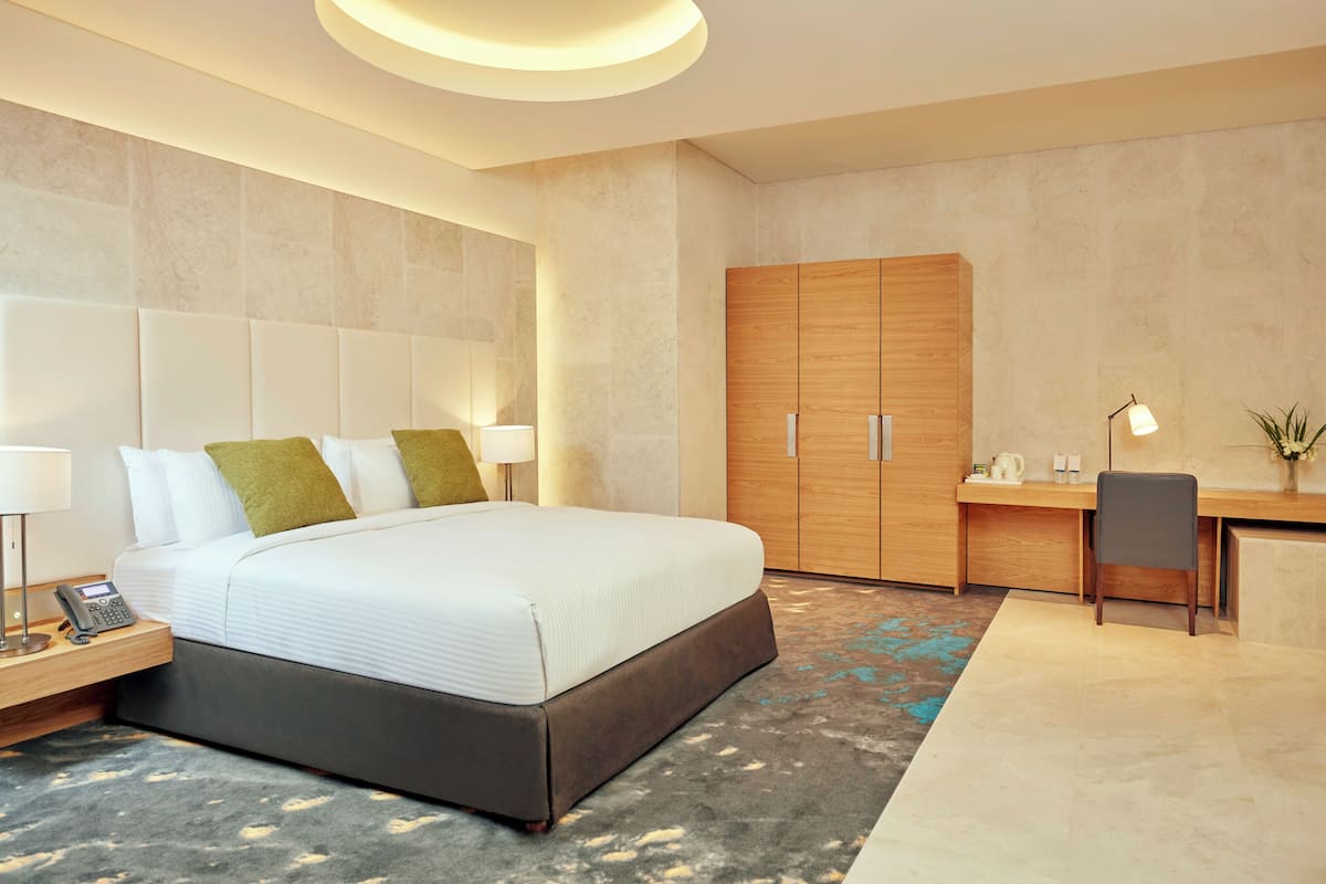 1 bedroom, premium bedding, in-room safe, desk