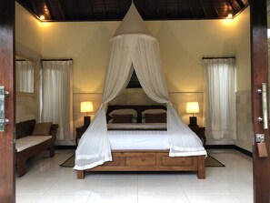 Villa Deluxe, 2 chambres, vue sur la piscine | 2 chambres, literie de qualité, minibar, coffre-fort