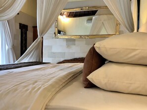 2 bedrooms, premium bedding, minibar, in-room safe