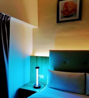 Zimmersafe, Schreibtisch, schallisolierte Zimmer, Bügeleisen/Bügelbrett