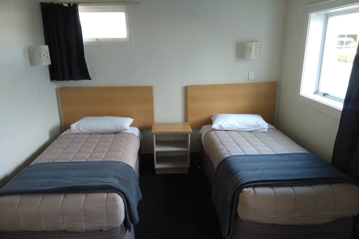 Family Room (Family 2 Room Unit) | 1 bedroom, iron/ironing board, free WiFi, bed sheets